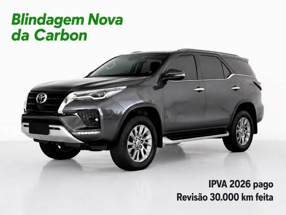 TOYOTA HILUX SW4 2.8 D-4D TURBO DIESEL SRX 7L 4X4 AUTOMÁTICO TOYOTA HILUX SW4 2.8 D-4D TURBO DIESEL SRX 7L 4X4 AUTOMÁTICO